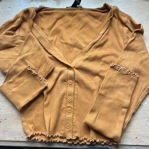 Squiggled sleeve button up shirt